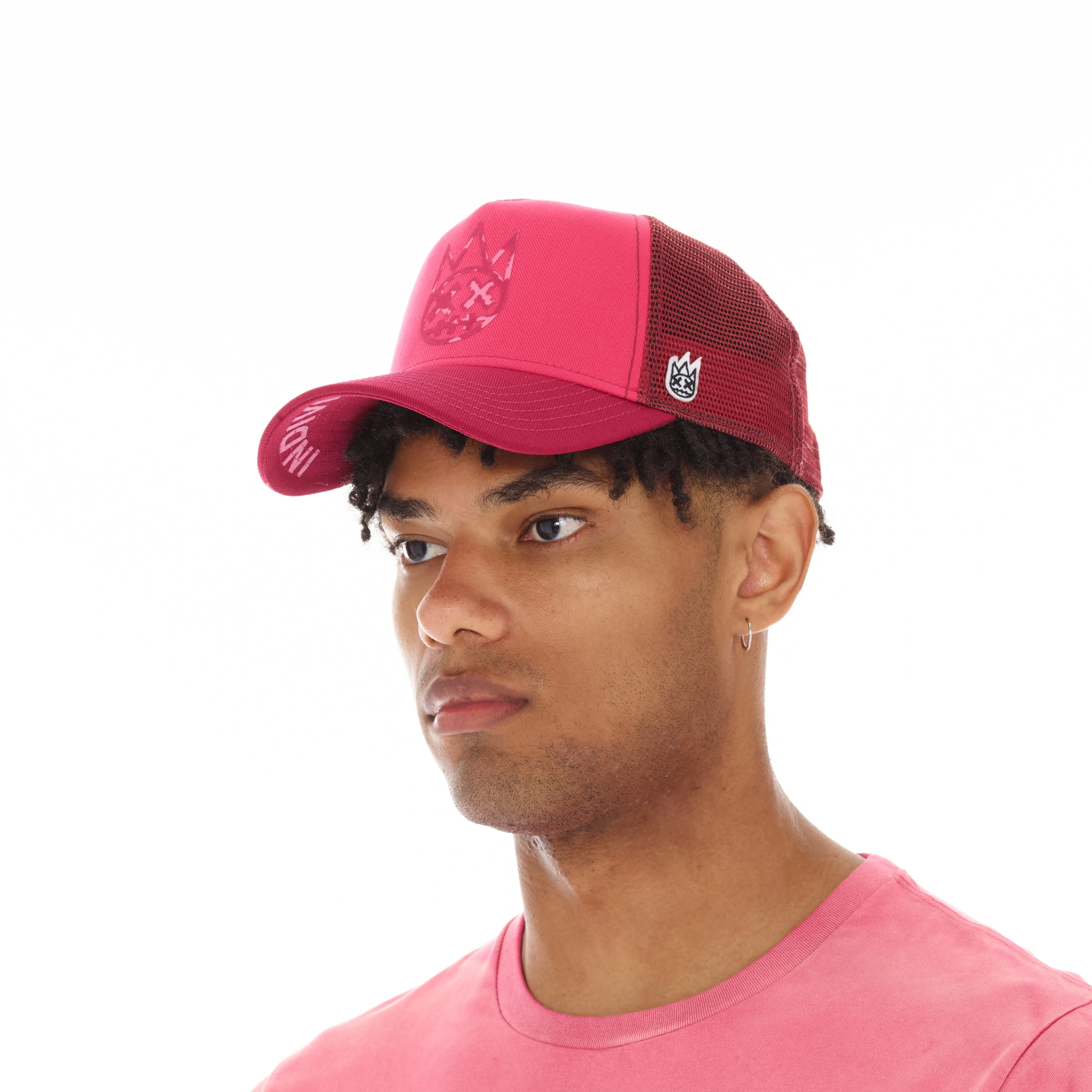 CLEAN LOGO MESH BACK TRUCKER CURVED VISOR IN VINTAGE RED