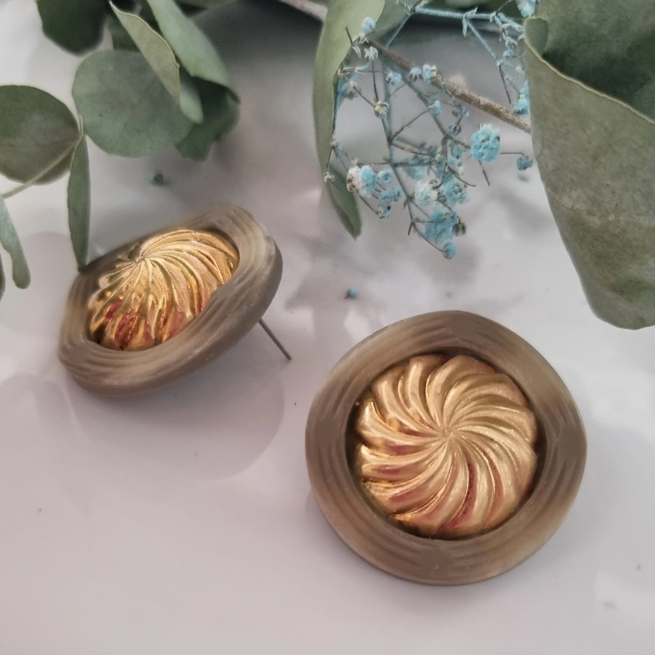 Vintage earrings - The biggest/Khaki